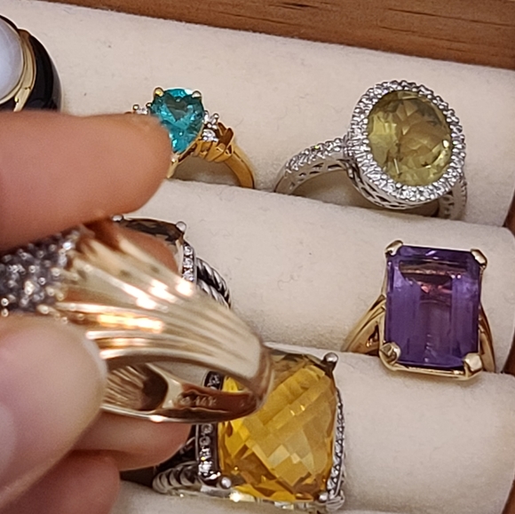 14K Gold Diamond Ring - Picture 5 of 5